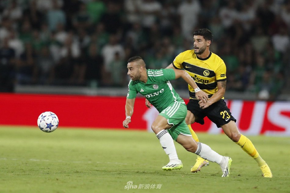 禁区内争顶 禁区内争顶