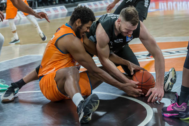 沙特抓住漏 沙特抓住漏