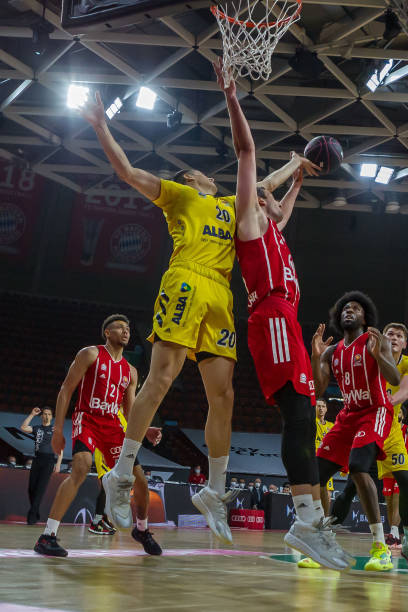 在季后赛中 在季后赛中